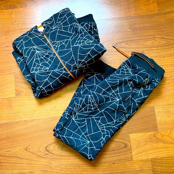 Cat & Jack Other - Boys Halloween Spiderweb Hoodie & Sweatpants Set M